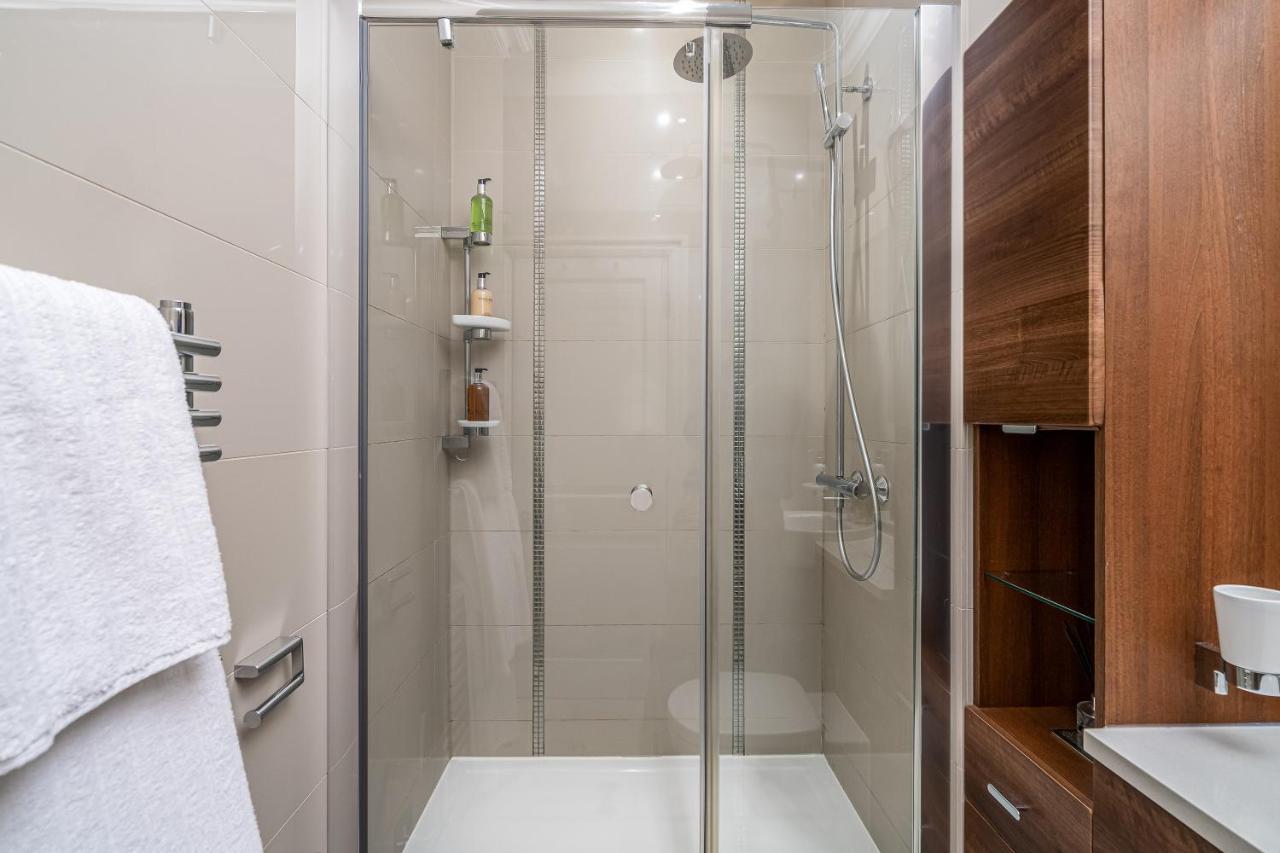 Stunning 1Bd With Castle View Apartment Windsor Exterior photo